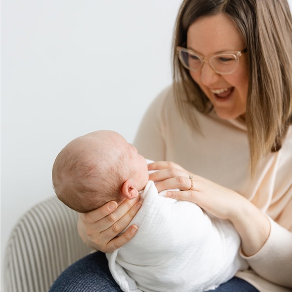 Meet your Posher, Jenny - Picture 2 of 3